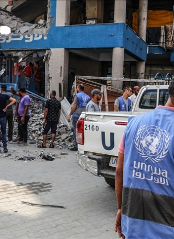 Haaretz : Exclusive Report: Soldiers opened fire indiscriminately on aid workers in Rafah for three and a half minutes, even from close range